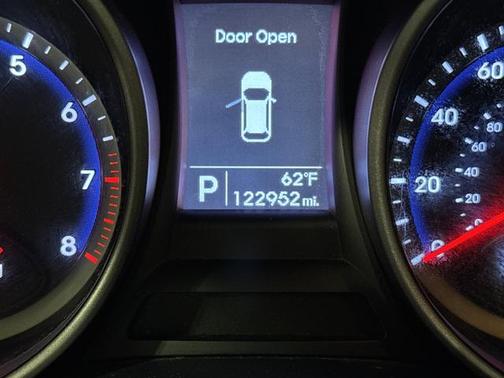 2016 Hyundai SANTA FE SE