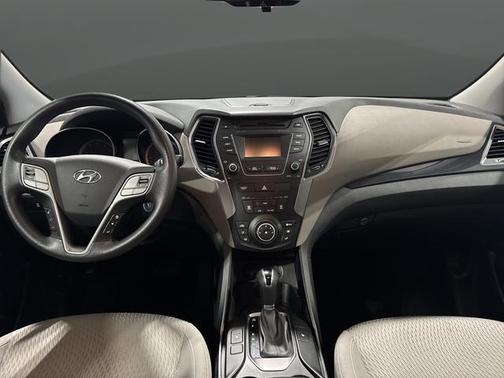 2016 Hyundai SANTA FE SE