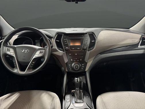 2016 Hyundai SANTA FE SE