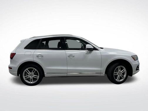 2017 Audi Q5 2.0T Premium Plus