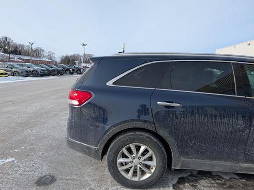 2016 Kia Sorento LX