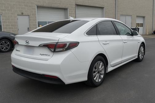 2016 Hyundai SONATA Hybrid SE