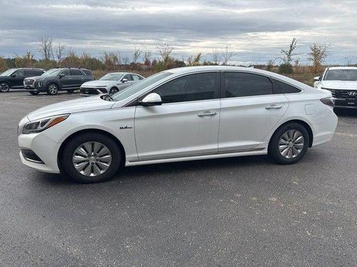 2016 Hyundai SONATA Hybrid SE