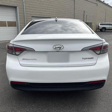 2016 Hyundai SONATA Hybrid SE