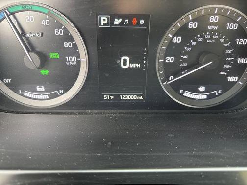 2016 Hyundai SONATA Hybrid SE