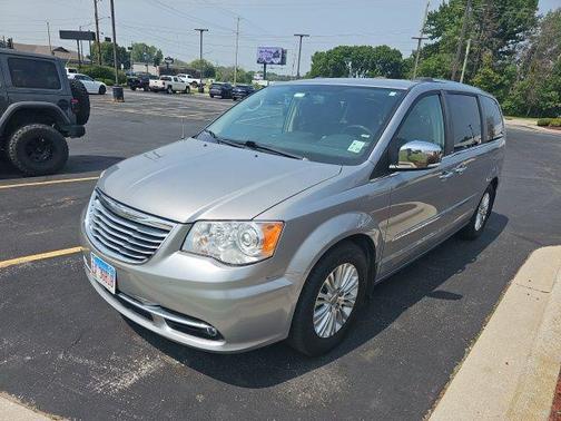 2013 Chrysler Town & Country Limited