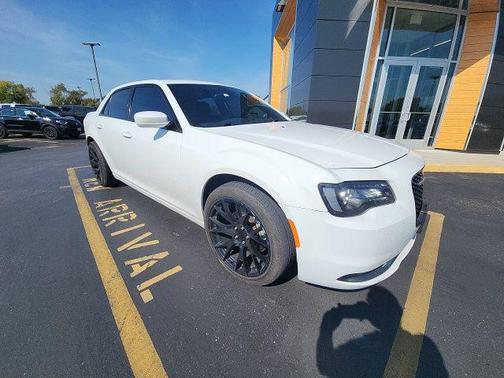 2016 Chrysler 300 S