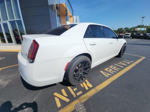 2016 Chrysler 300 S
