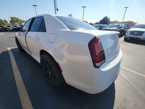 2016 Chrysler 300 S