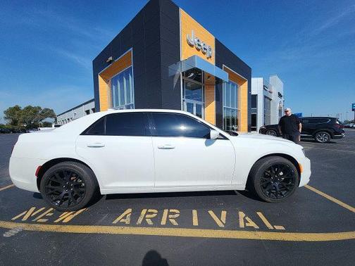 2016 Chrysler 300 S