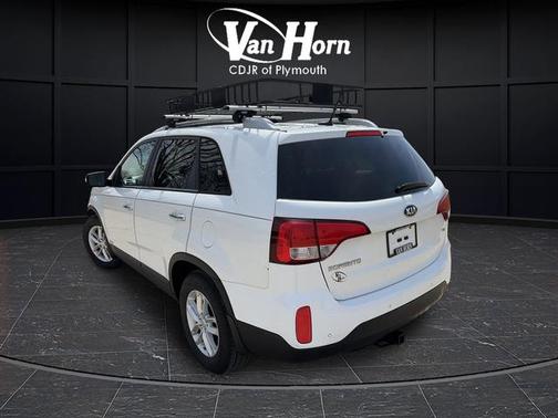 Snow White Pearl 2015 Kia Sorento LX