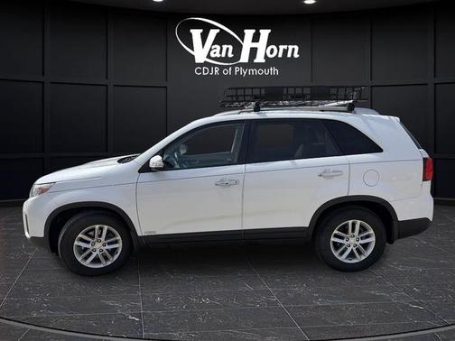 Snow White Pearl 2015 Kia Sorento LX