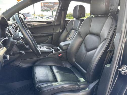 2017 Porsche Macan Base
