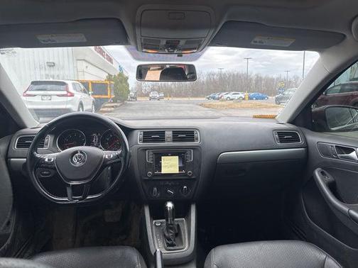 Cardinal Red Metallic 2017 Volkswagen Jetta 1.4T SE