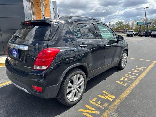 Mosaic Black Metallic 2020 Chevrolet Trax Premier