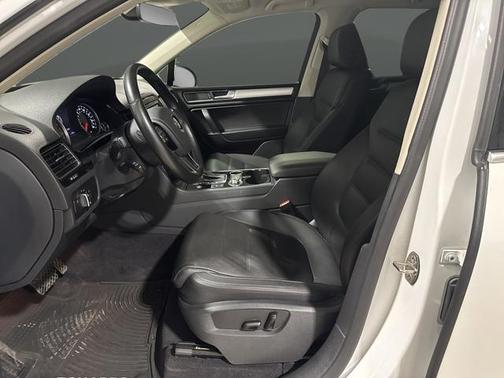 2017 Volkswagen Touareg V6 Sport w/Technology