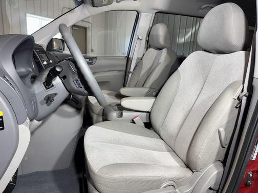 2012 Kia Sedona LX