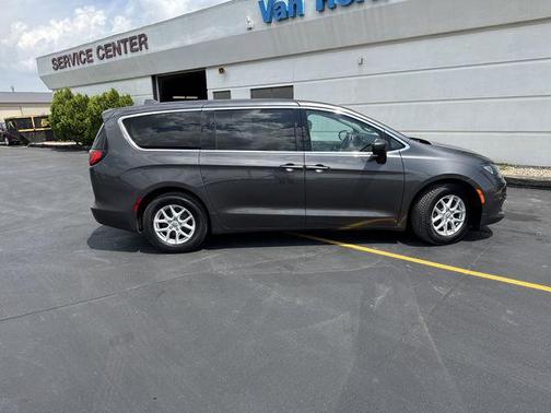 2017 Chrysler Pacifica LX