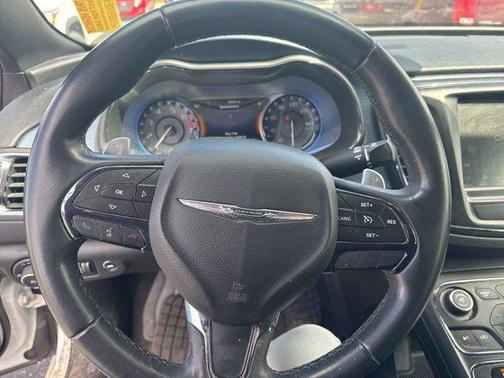 2016 Chrysler 200 S