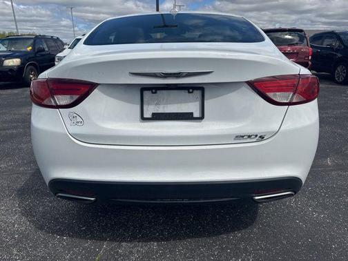 2016 Chrysler 200 S