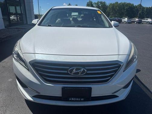 Quartz White Pearl 2016 Hyundai SONATA SE