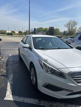 Quartz White Pearl 2016 Hyundai SONATA SE