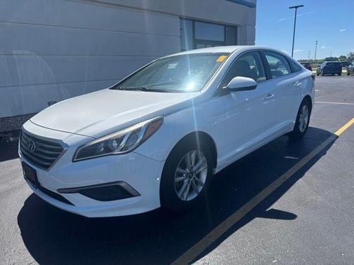 Quartz White Pearl 2016 Hyundai SONATA SE