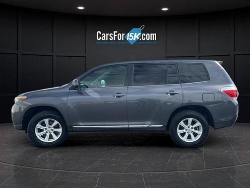 Magnetic Gray Metallic 2012 Toyota Highlander SE