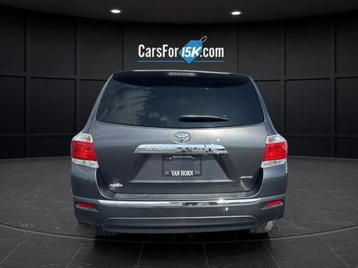 Magnetic Gray Metallic 2012 Toyota Highlander SE