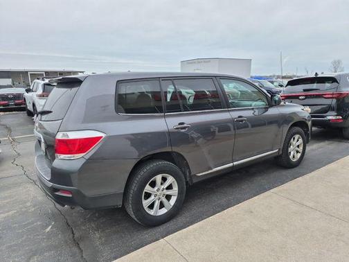 Gray 2012 Toyota Highlander Base
