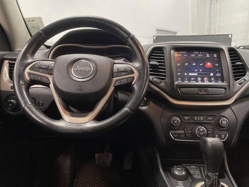 2016 Jeep Cherokee Altitude