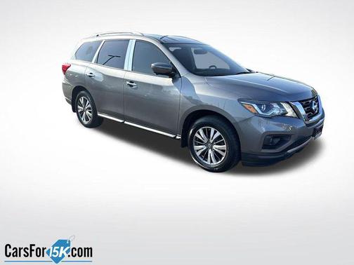 2017 Nissan Pathfinder SL