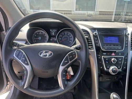 Shimmering Silver 2014 Hyundai Elantra GT Base