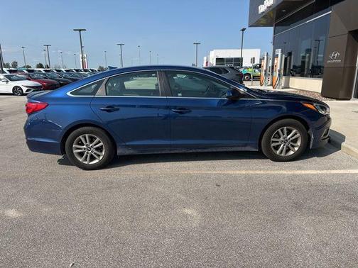 2017 Hyundai SONATA SE