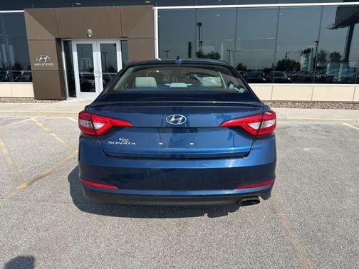 2017 Hyundai SONATA SE