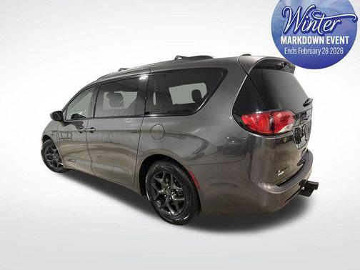 2018 Chrysler Pacifica Touring-L