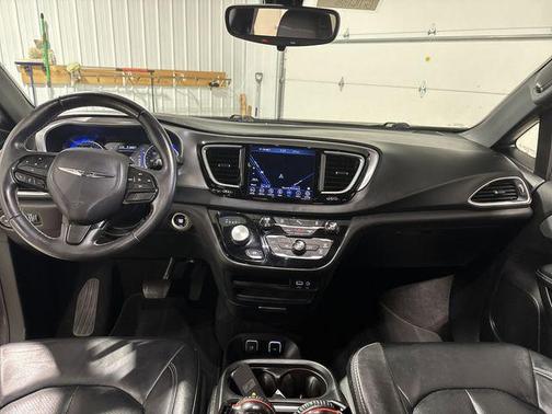 2018 Chrysler Pacifica Touring-L