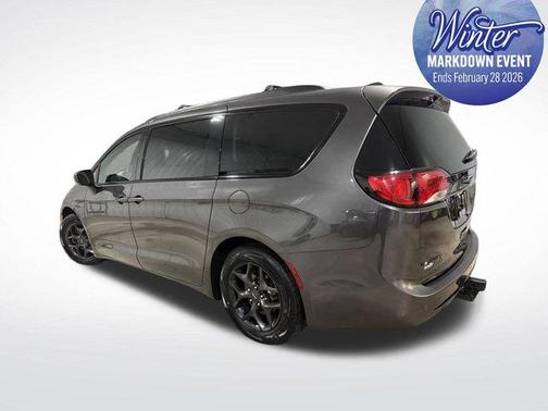 2018 Chrysler Pacifica Touring-L