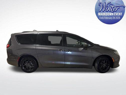 2018 Chrysler Pacifica Touring-L