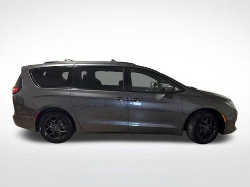 2018 Chrysler Pacifica Touring-L
