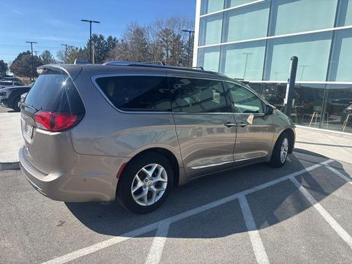 Molten Silver 2017 Chrysler Pacifica Touring-L