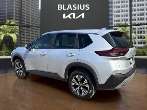 Brilliant Silver Metallic 2023 Nissan Rogue SV