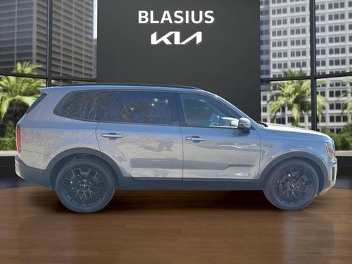 Everlasting Silver 2022 Kia Telluride SX