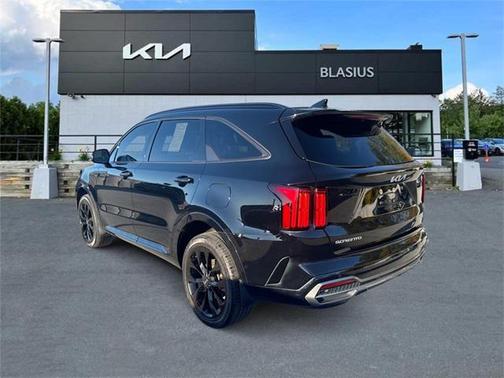 2023 Kia Sorento SX