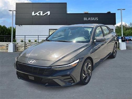 2025 Hyundai ELANTRA SEL
