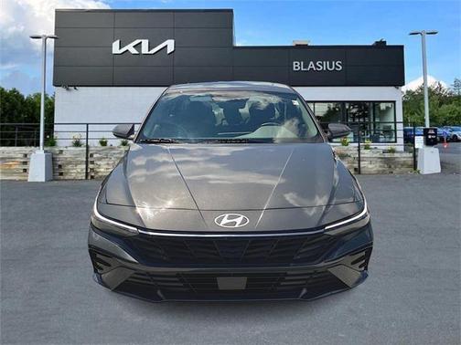2025 Hyundai ELANTRA SEL