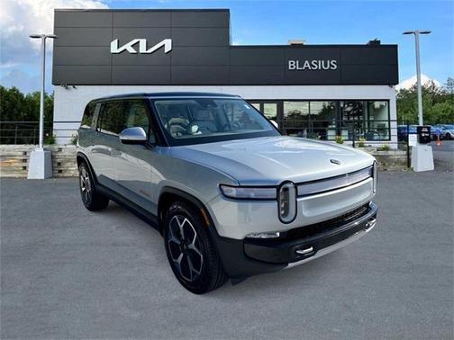 2023 Rivian R1S Adventure