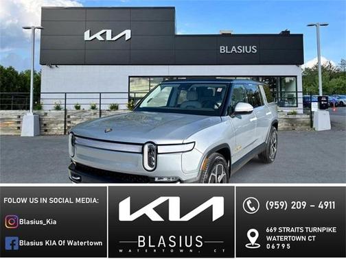 2023 Rivian R1S Adventure