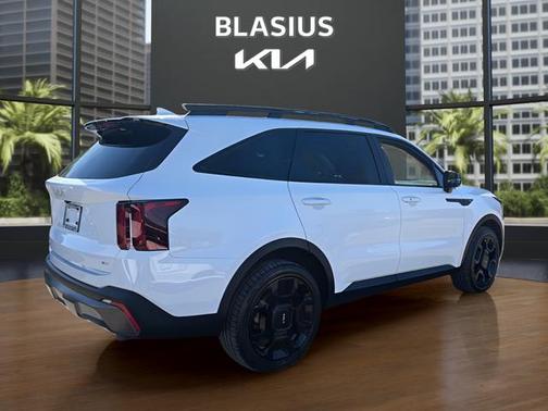Glacial White Pearl 2024 Kia Sorento EX