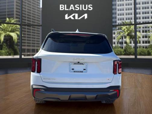 Glacial White Pearl 2024 Kia Sorento EX